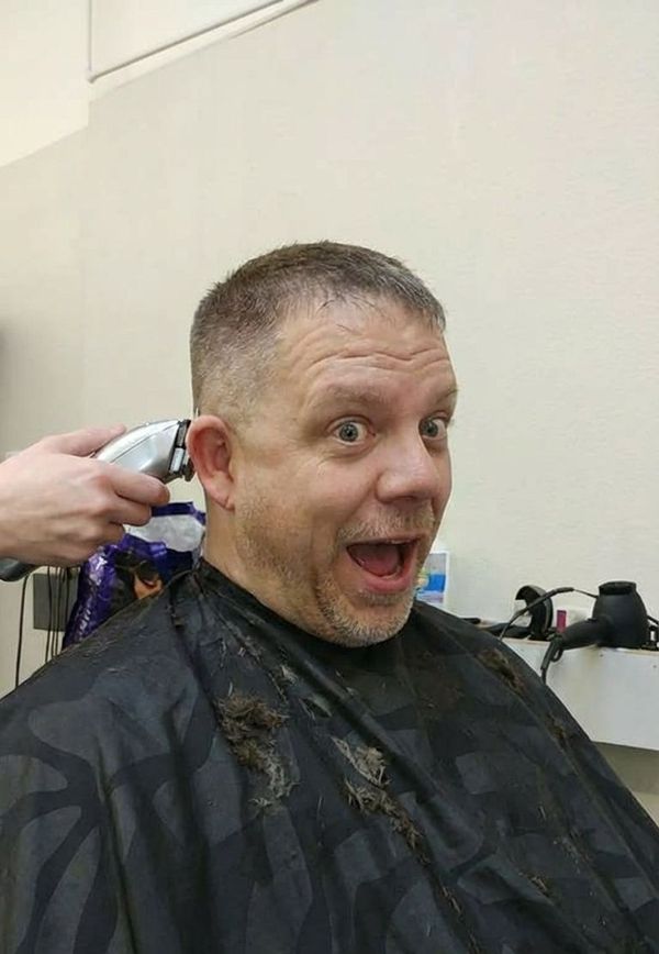 Classic men's cut finished at the chair